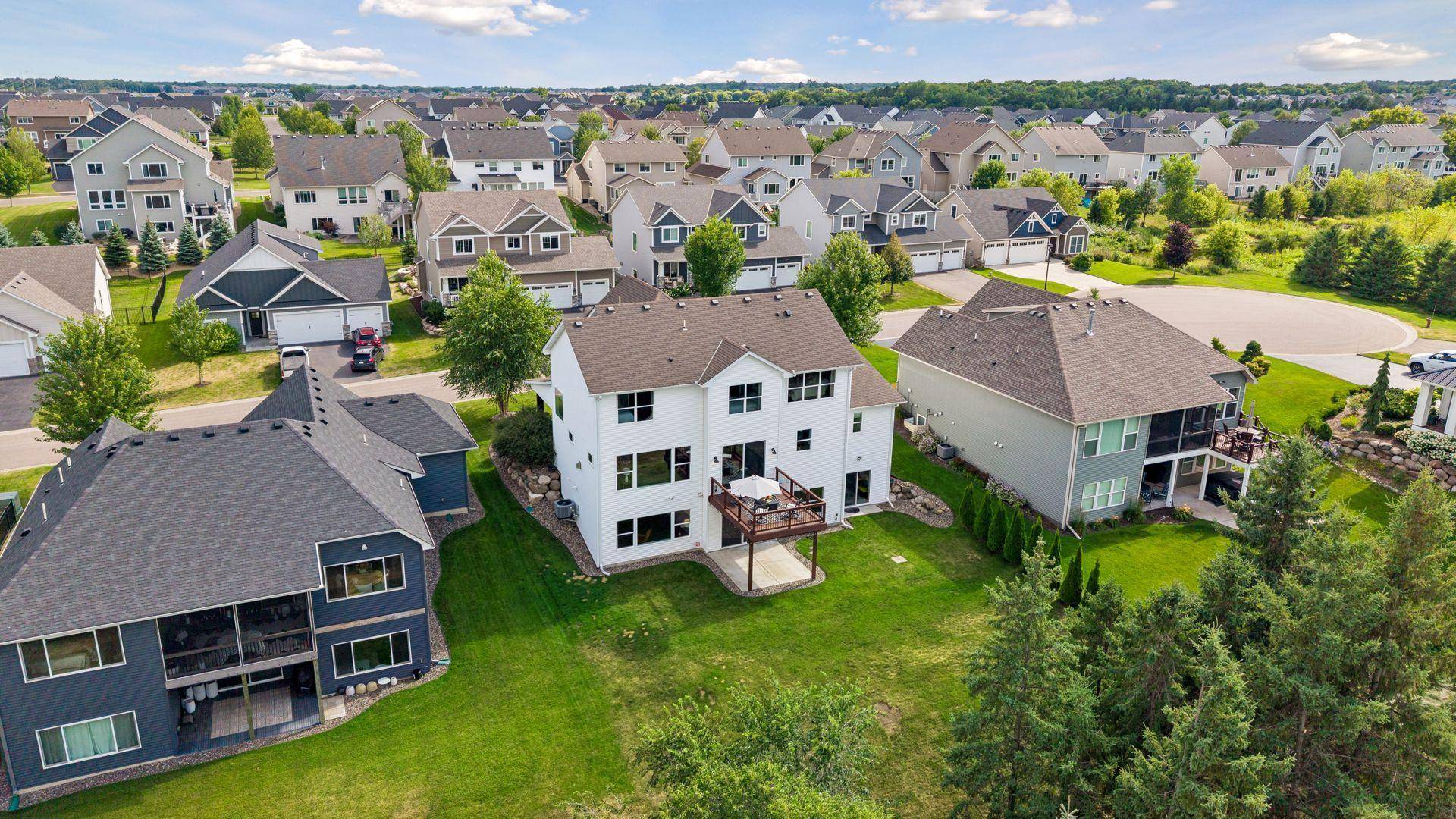 9708 Compass Pointe CT, Woodbury, MN 55129