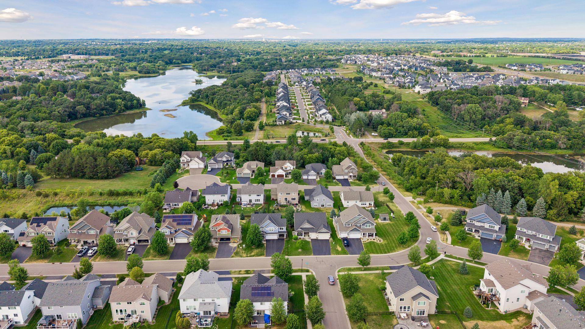 9708 Compass Pointe CT, Woodbury, MN 55129
