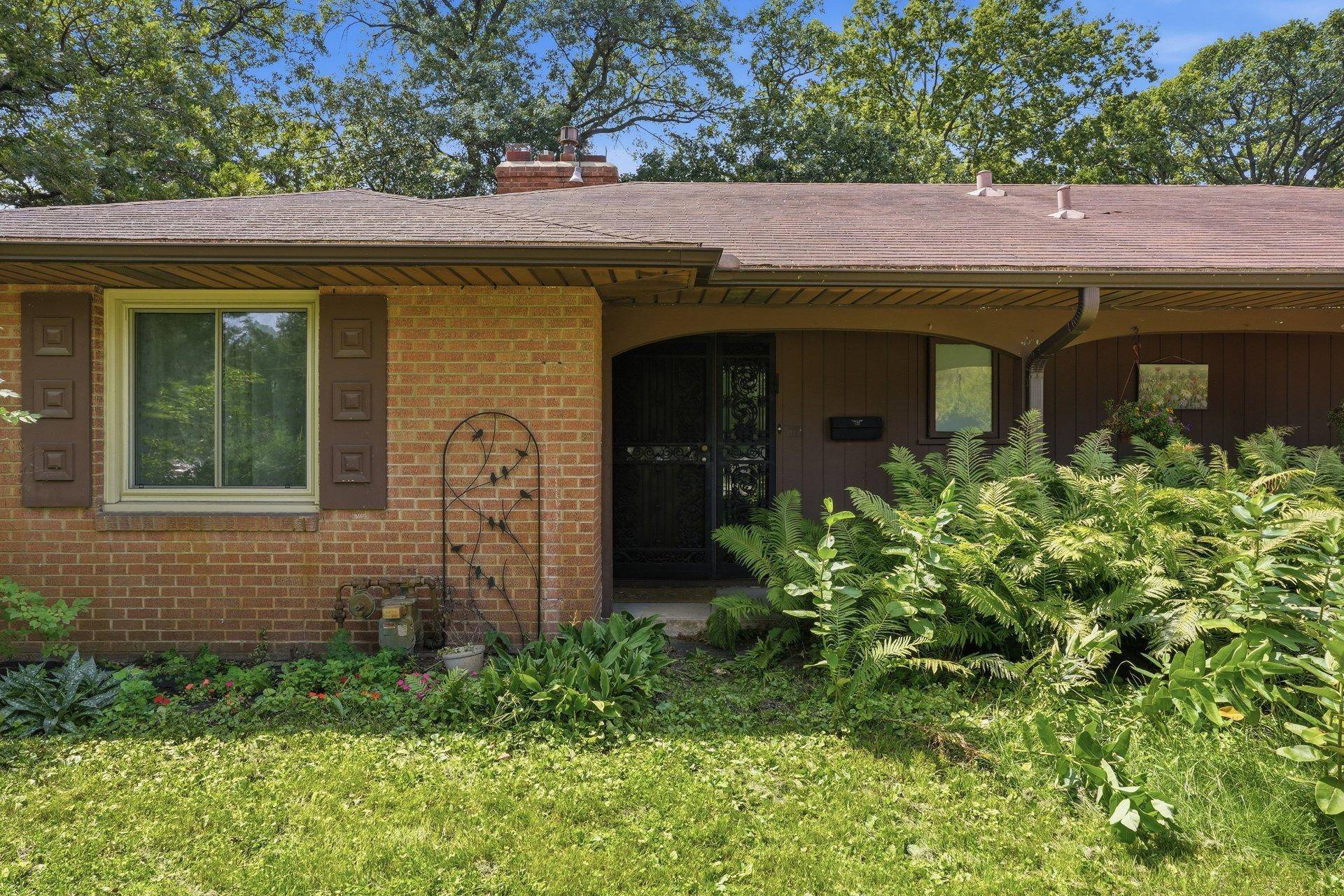 5433 Twin Lake BLVD E, Brooklyn Center, MN 55429