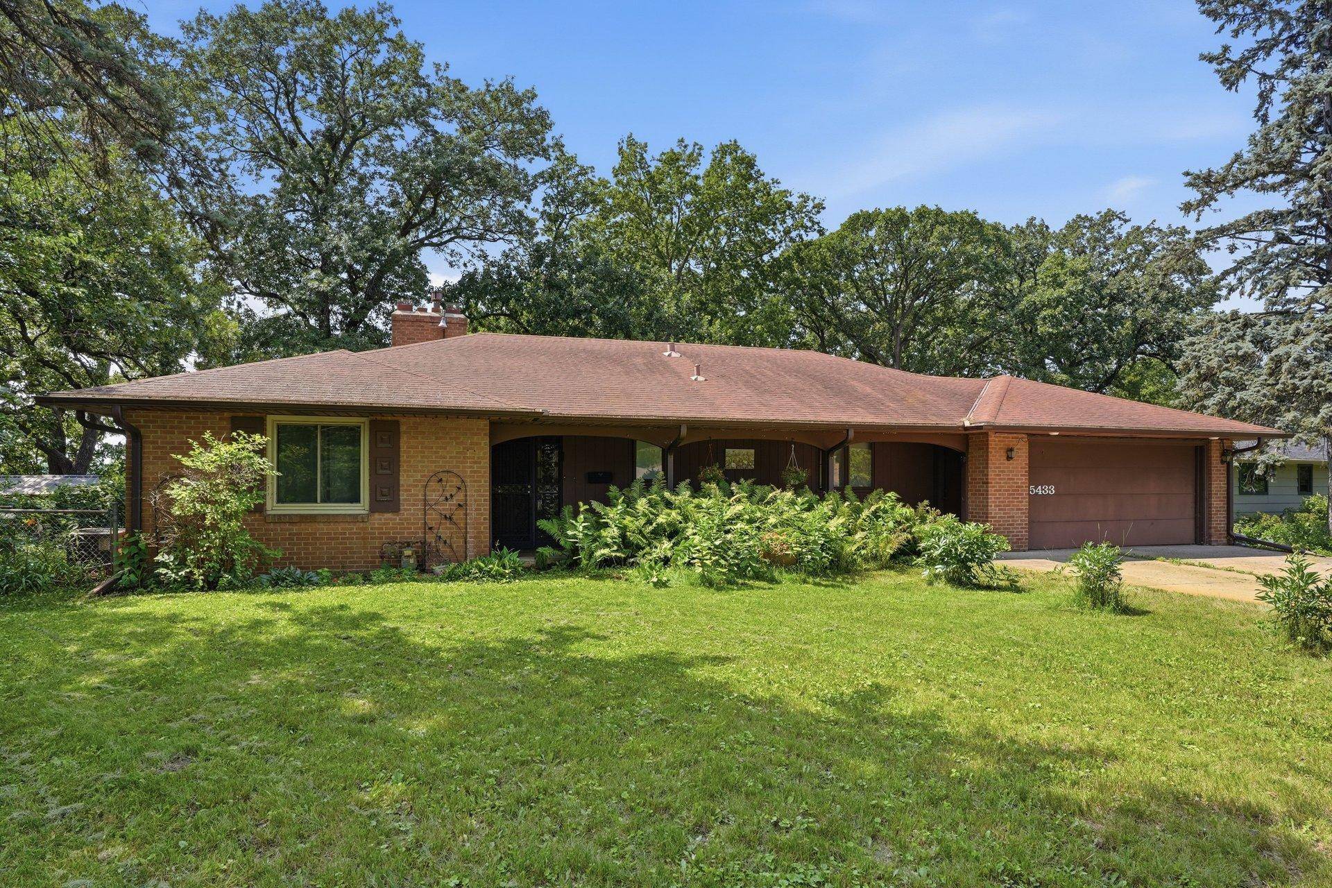 5433 Twin Lake BLVD E, Brooklyn Center, MN 55429