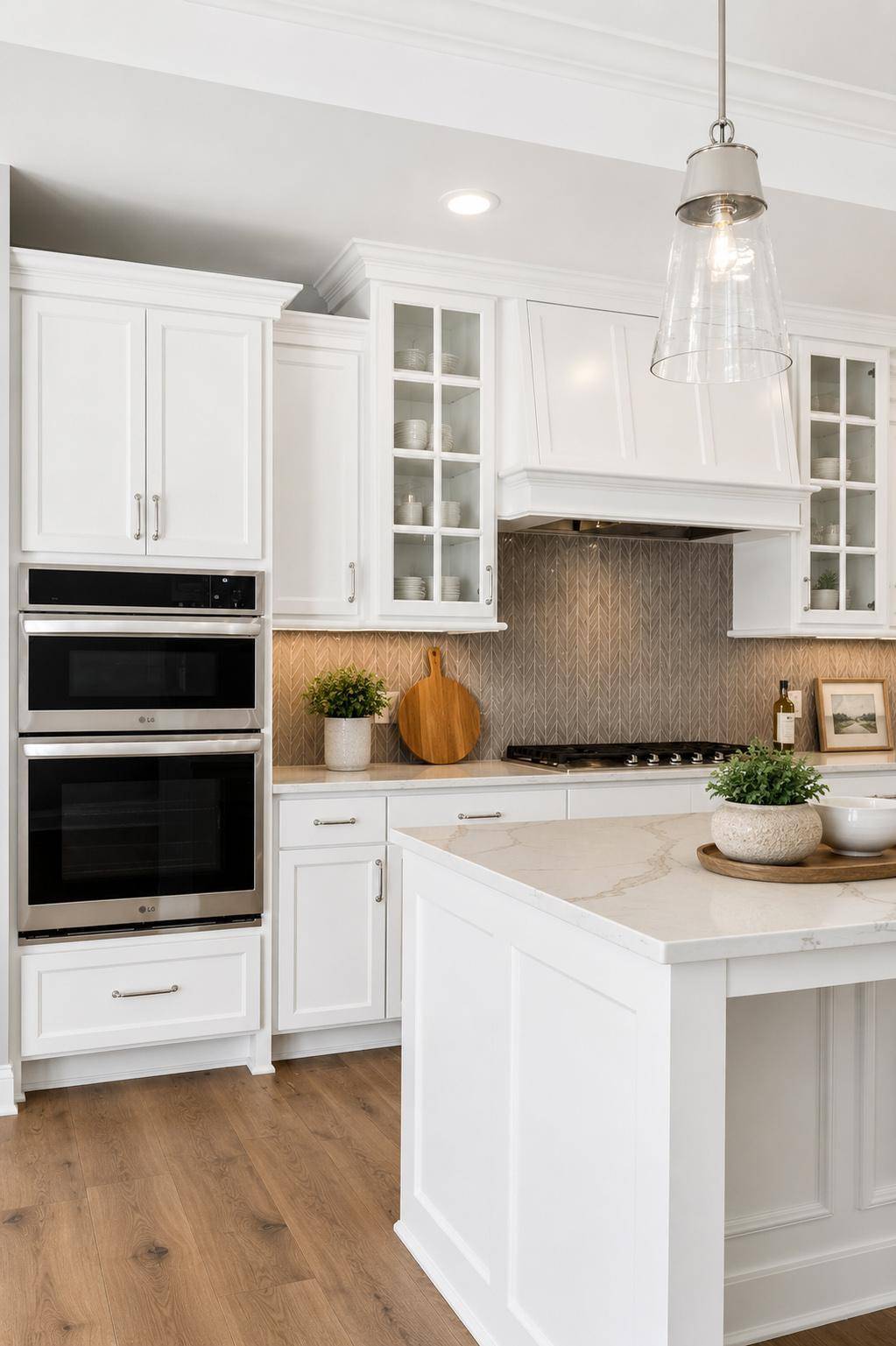 48 Spring Farm RD, North Oaks, MN 55127