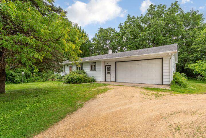 52621 Valley View Circle, Mankato, MN 56003