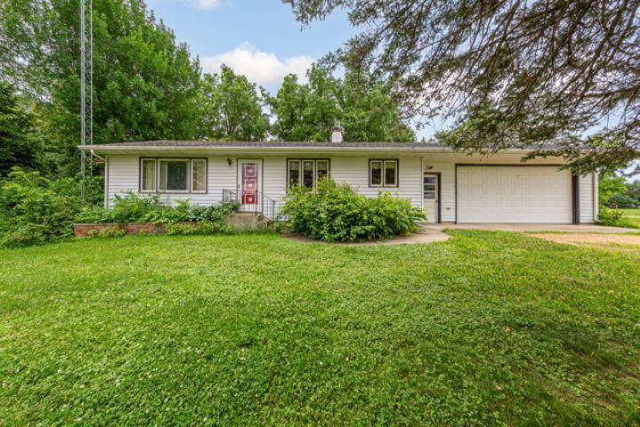52621 Valley View Circle, Mankato, MN 56003