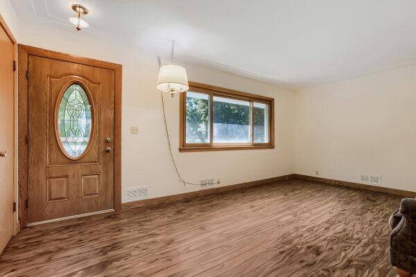 927 Birch ST S, Cambridge, MN 55008