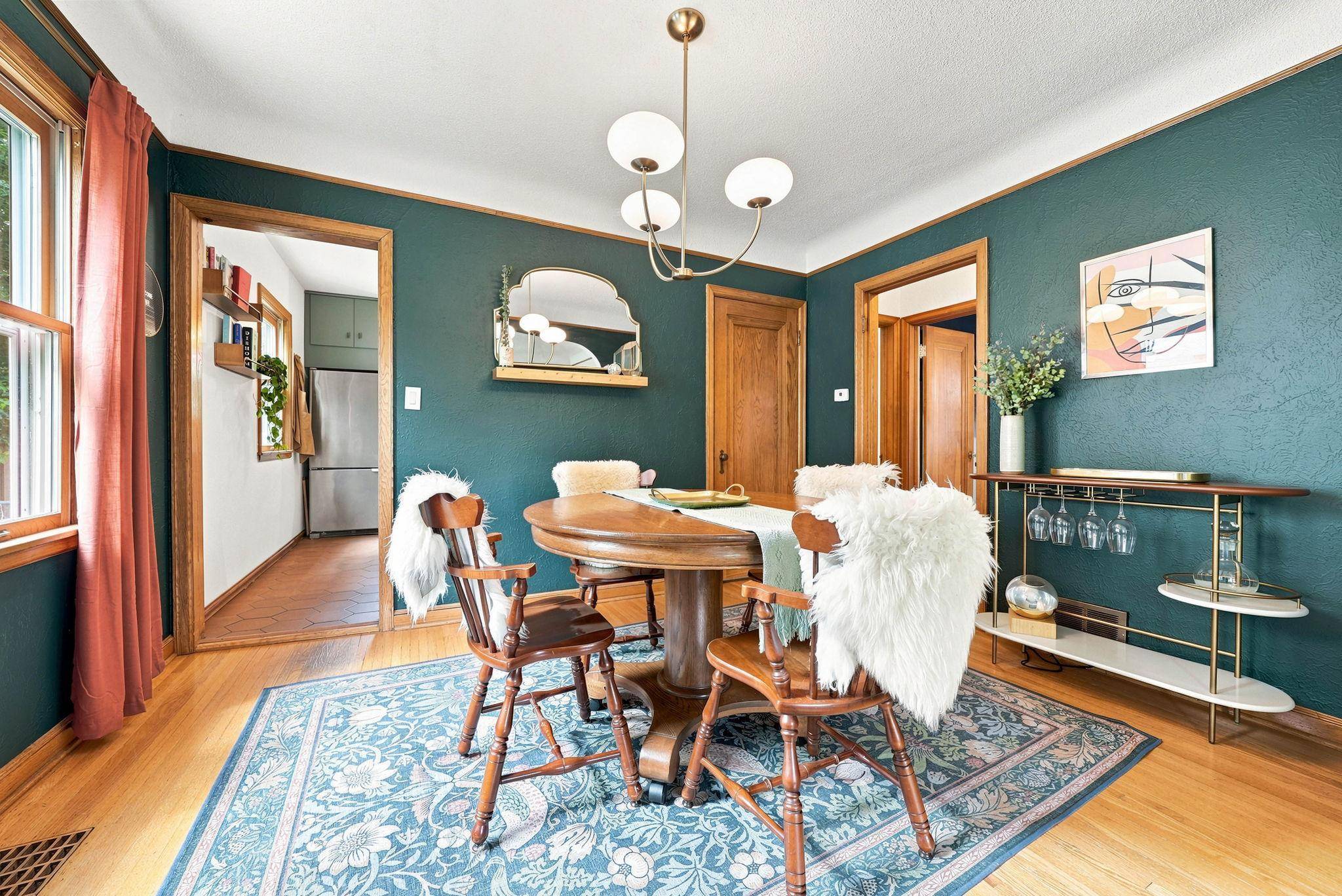2526 Stinson Pkwy, Minneapolis, MN 55418