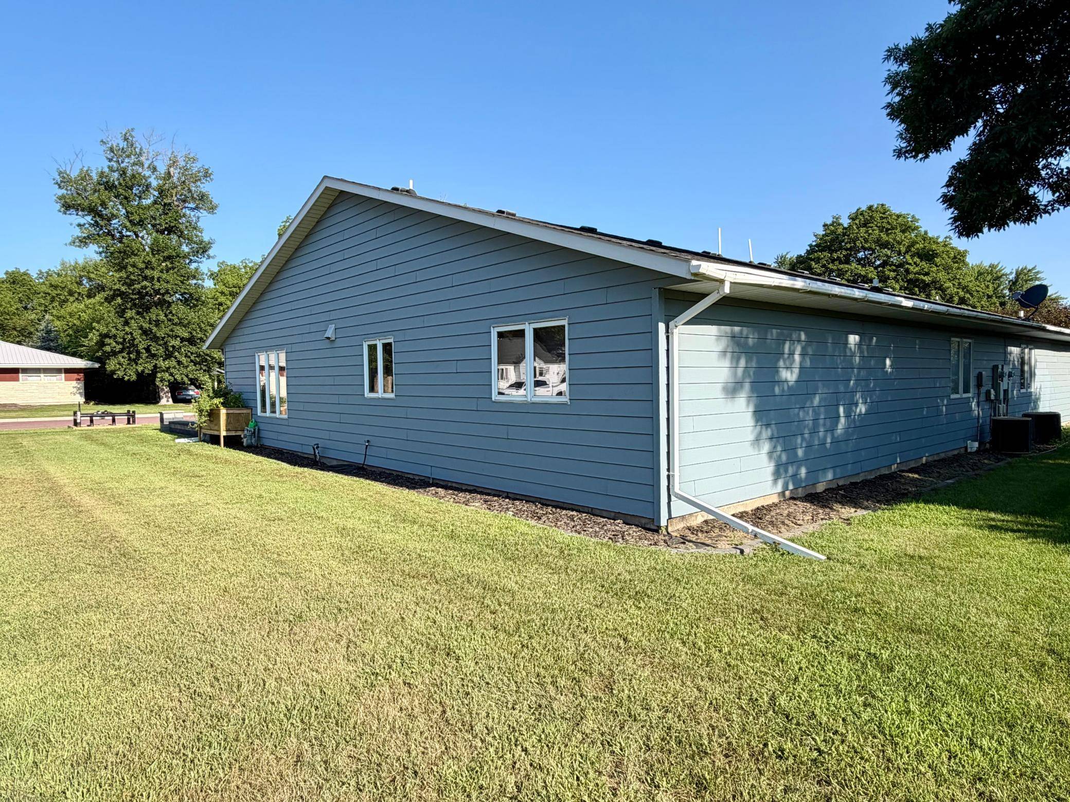 1153 5th AVE, Windom, MN 56101