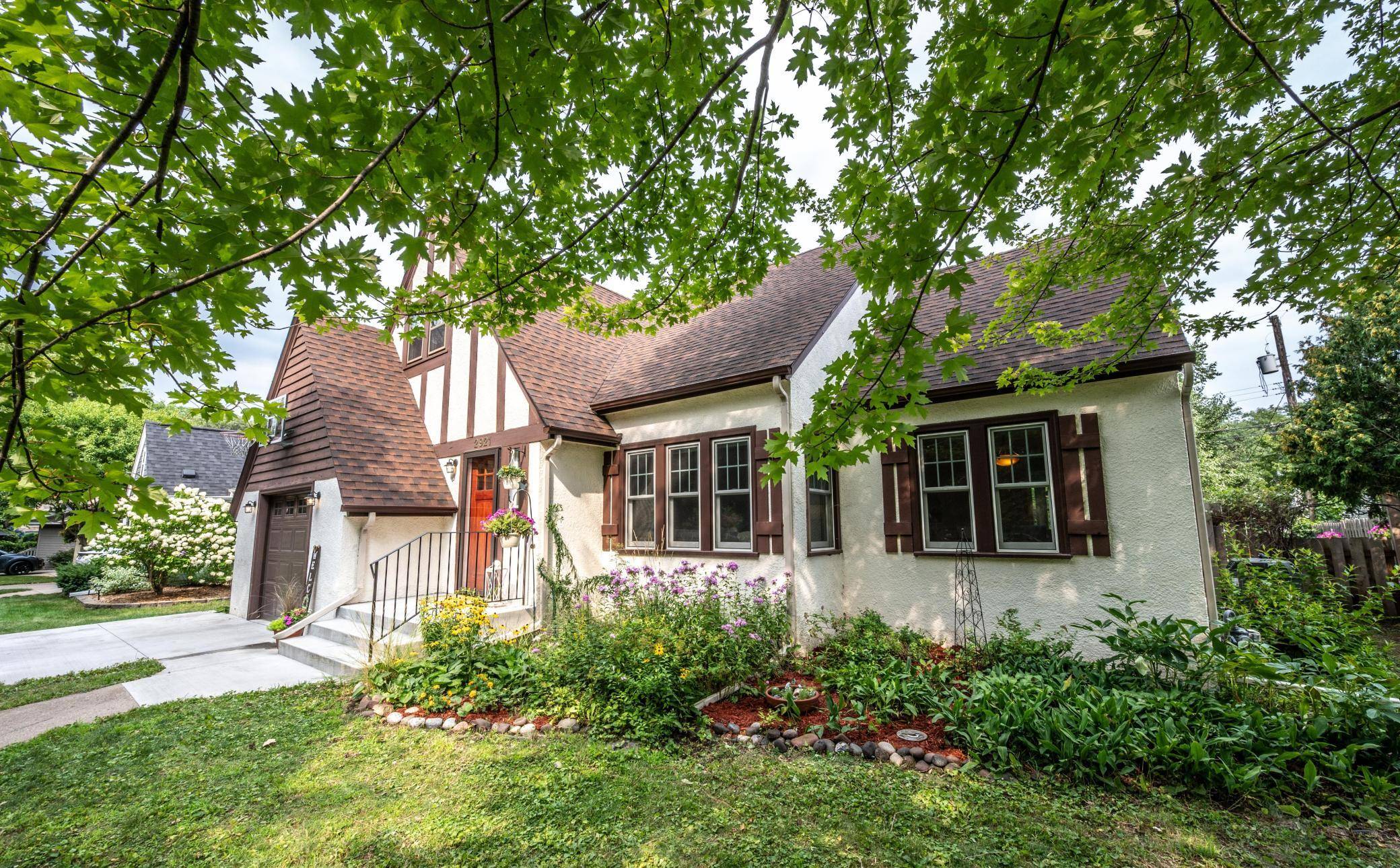2921 Yosemite AVE S, Saint Louis Park, MN 55416