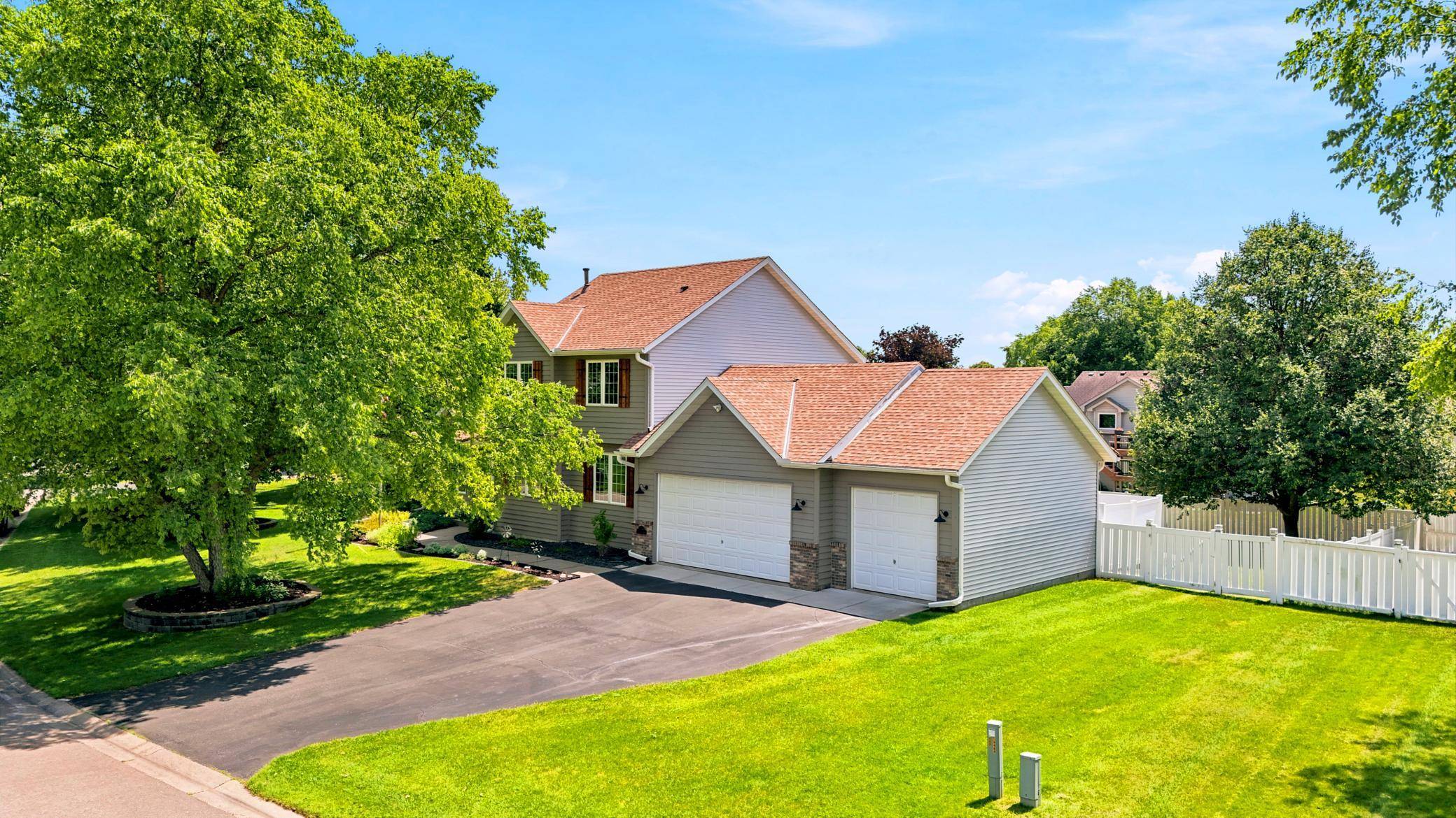 10948 203rd ST W, Lakeville, MN 55044