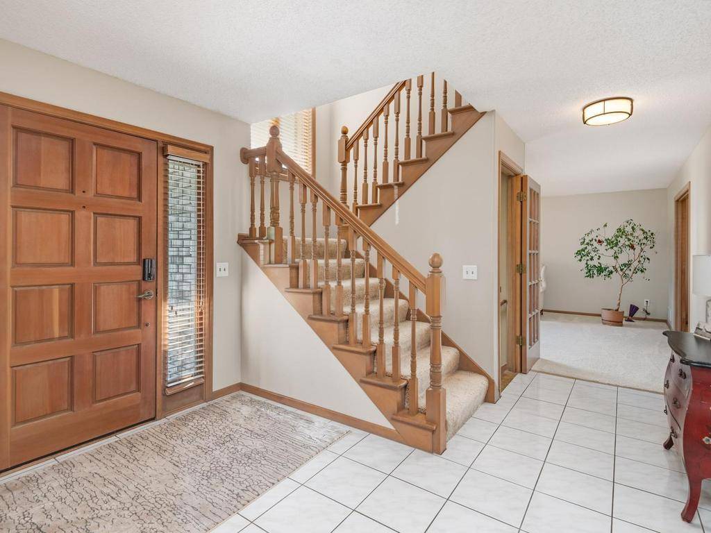 8401 Passfield Turn, Maple Grove, MN 55311