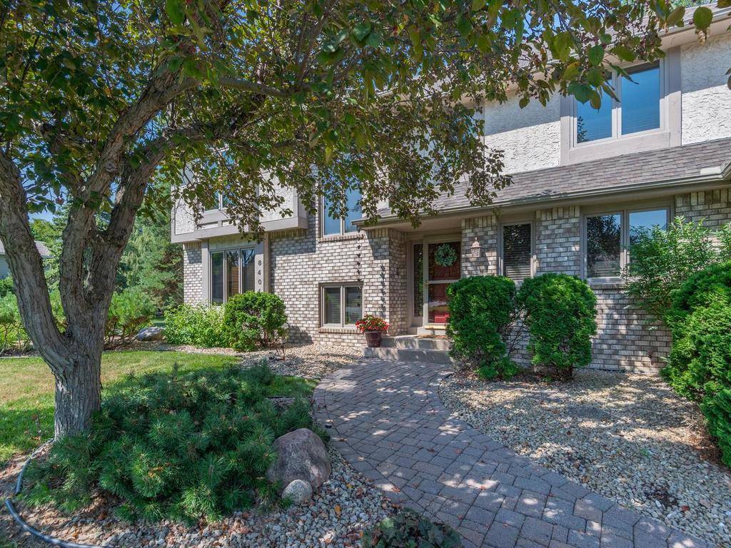 8401 Passfield Turn, Maple Grove, MN 55311