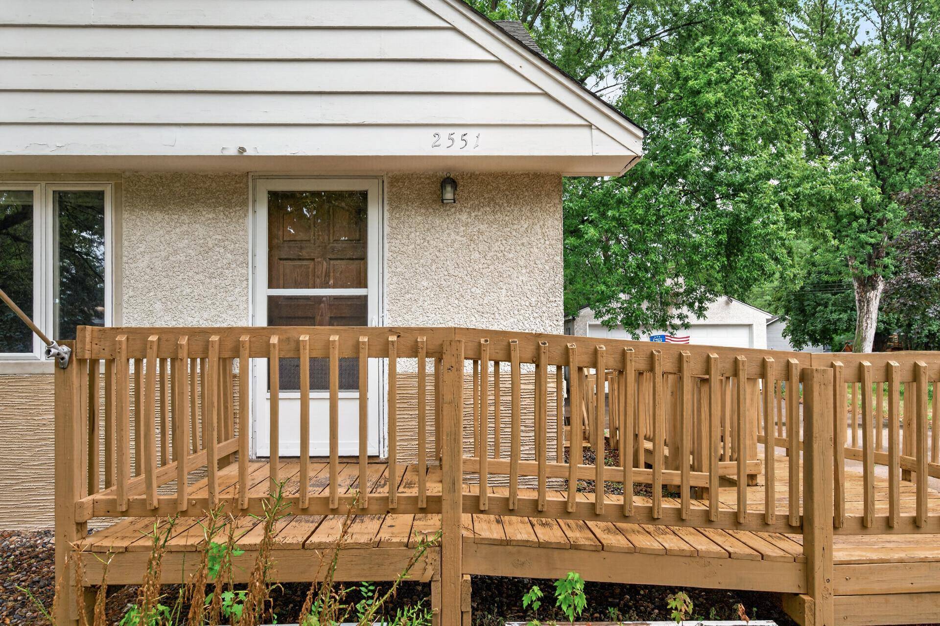 2551 Rainbow LN, New Brighton, MN 55112