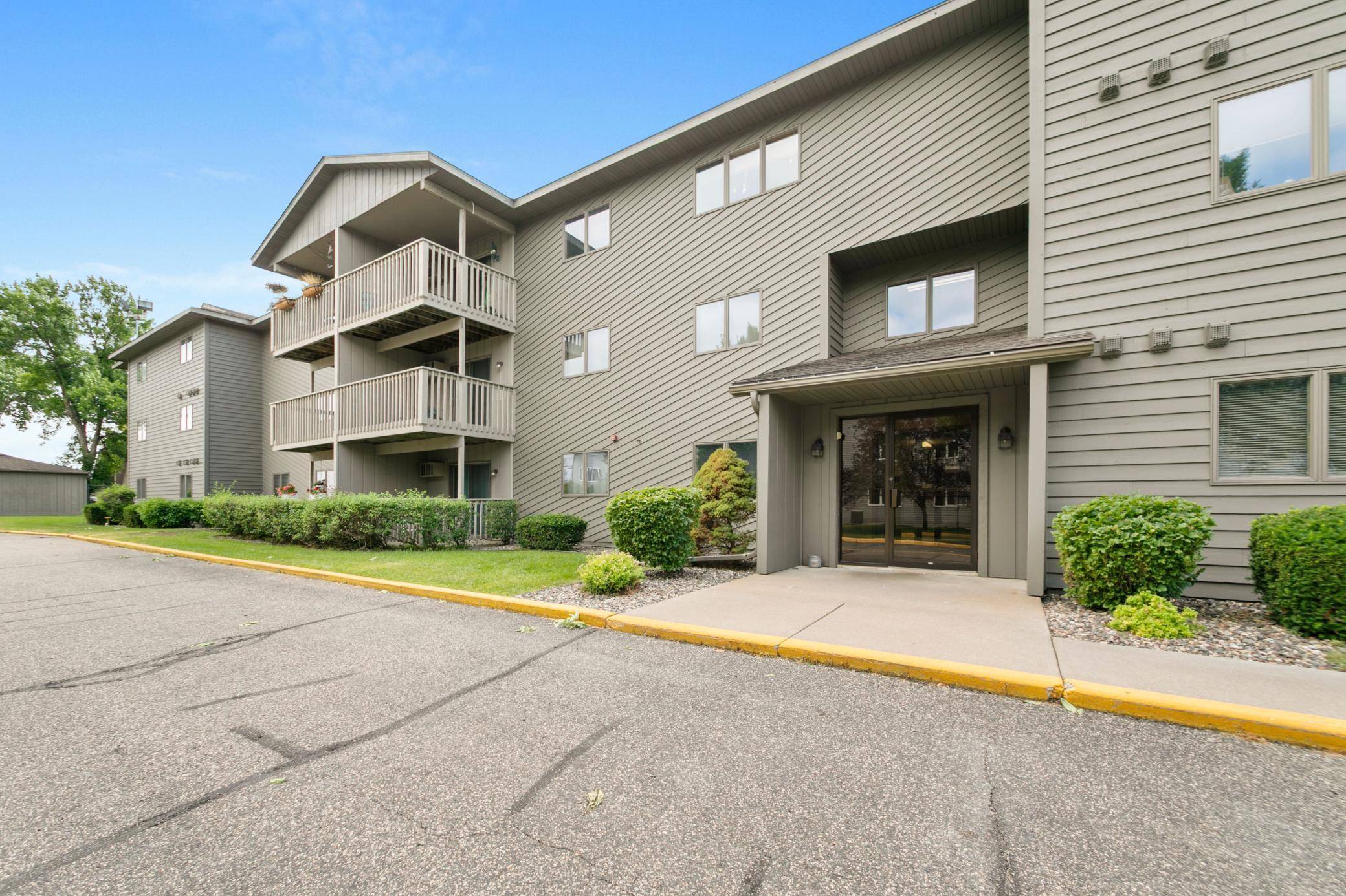930 Lyn WAY #203, Hastings, MN 55033
