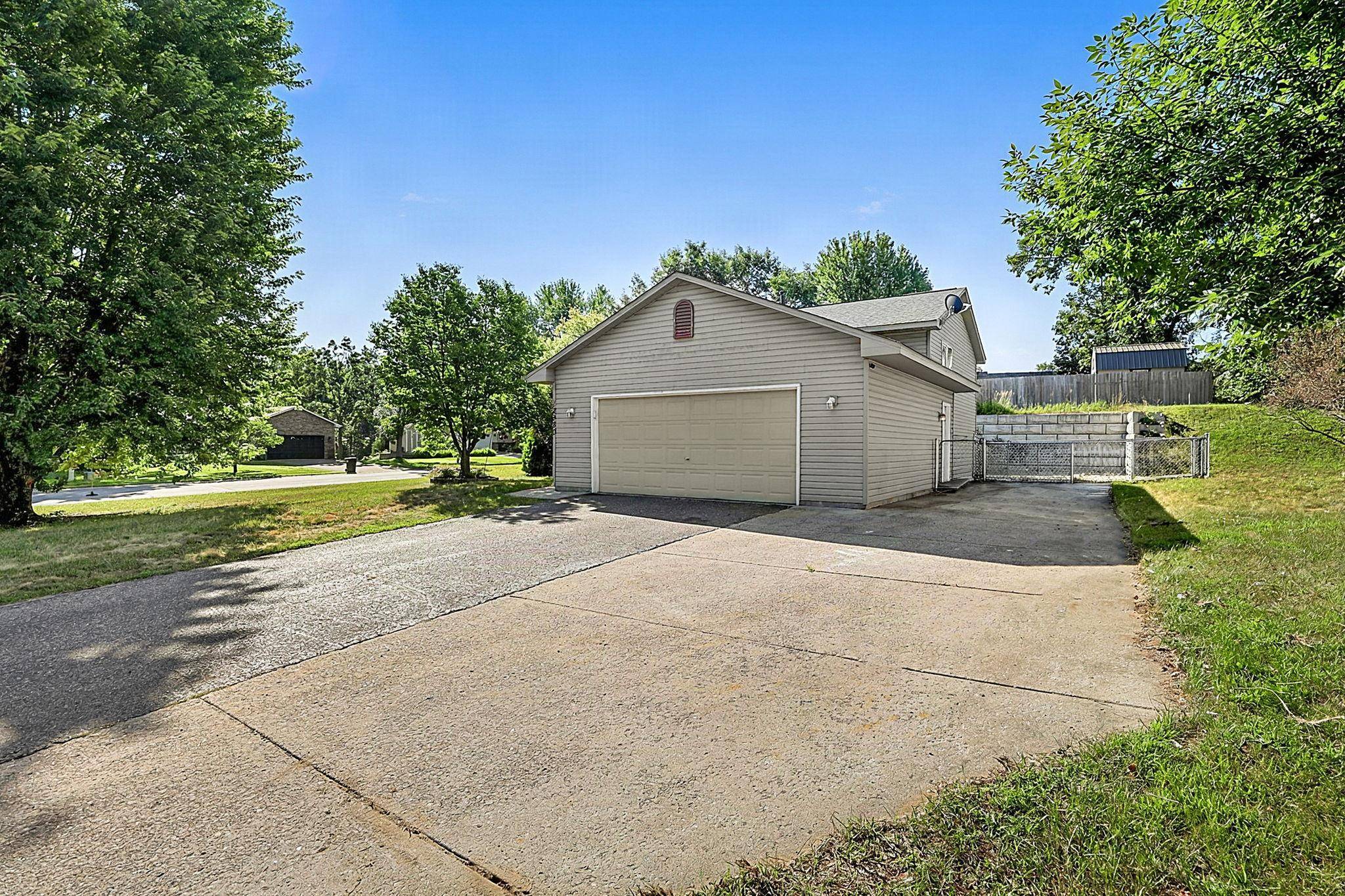 12980 9th AVE N, Zimmerman, MN 55398