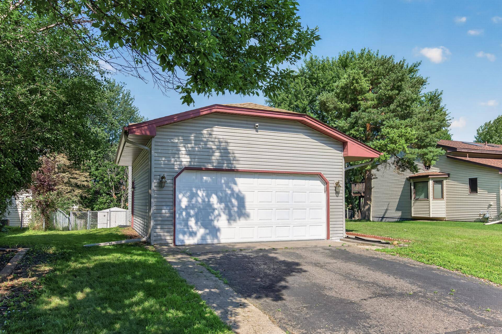 1652 84th CT N, Brooklyn Park, MN 55444