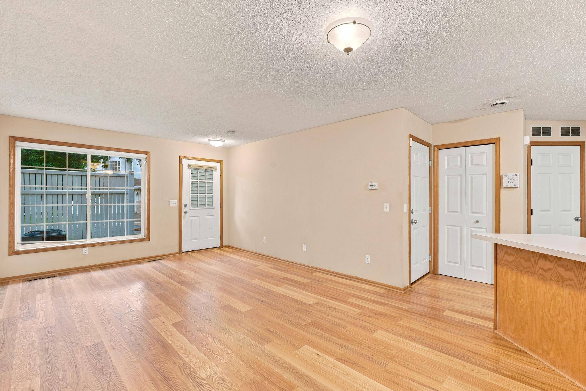 1863 Riverwood DR #14, Burnsville, MN 55337