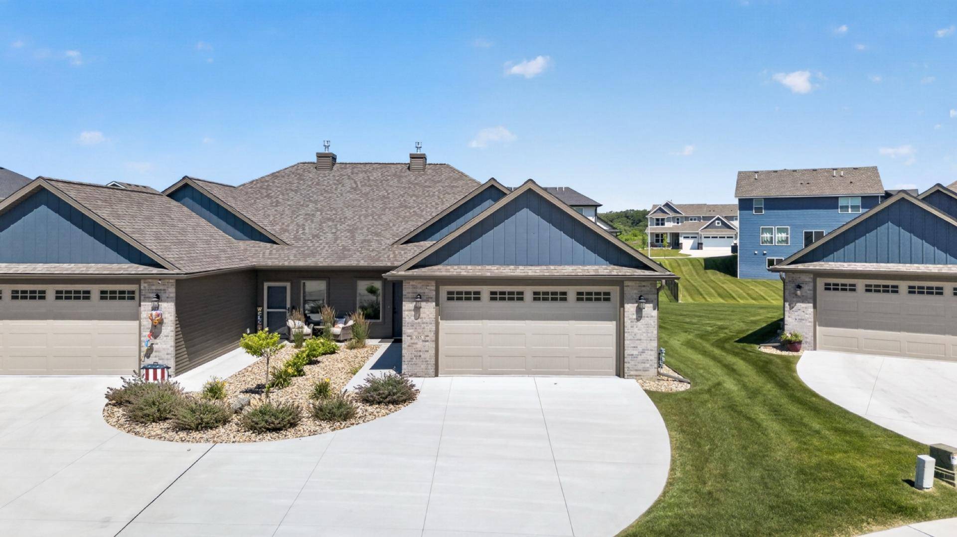885 Picadilly LN NW, Rochester, MN 55901
