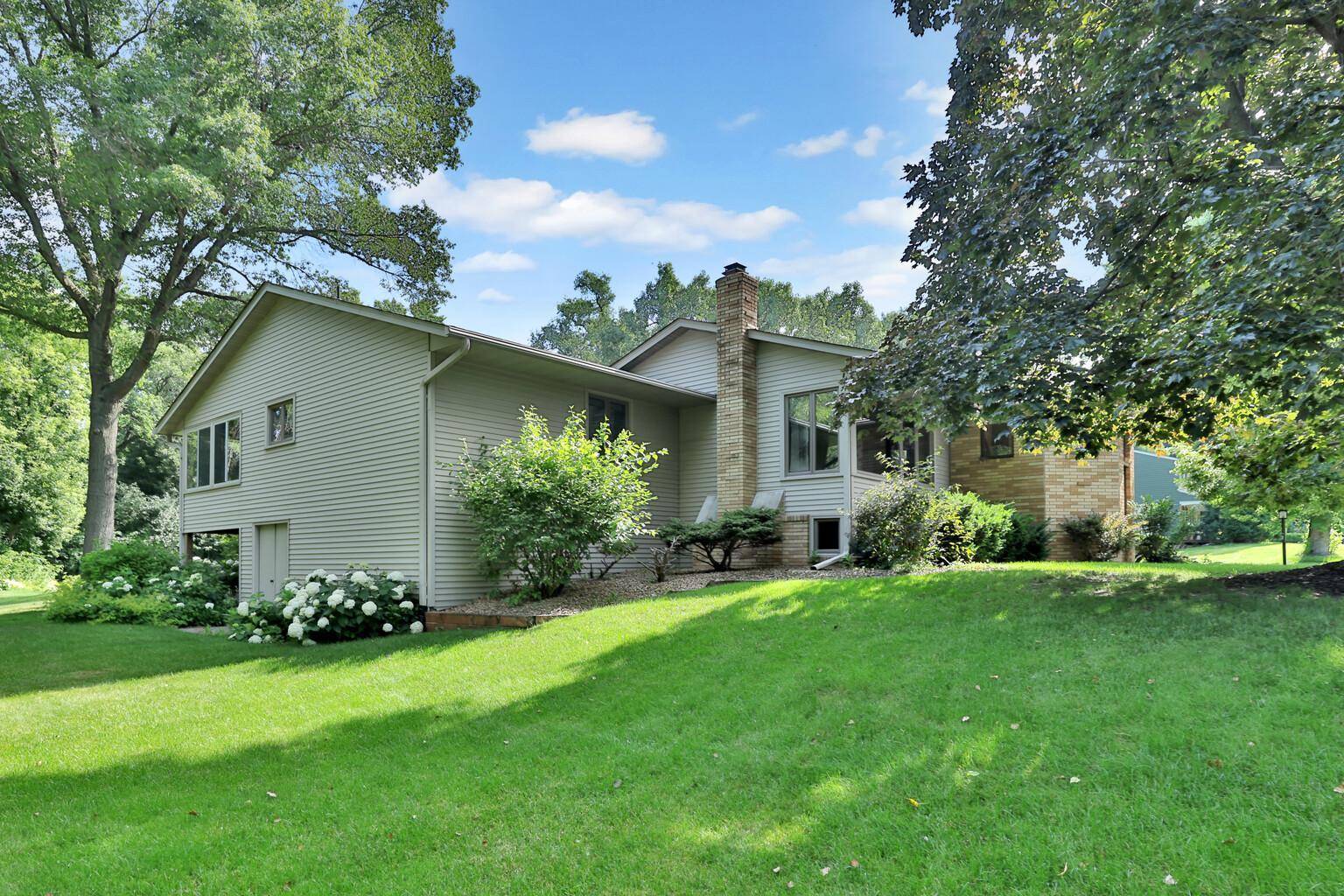 131 Marie AVE W, West Saint Paul, MN 55118