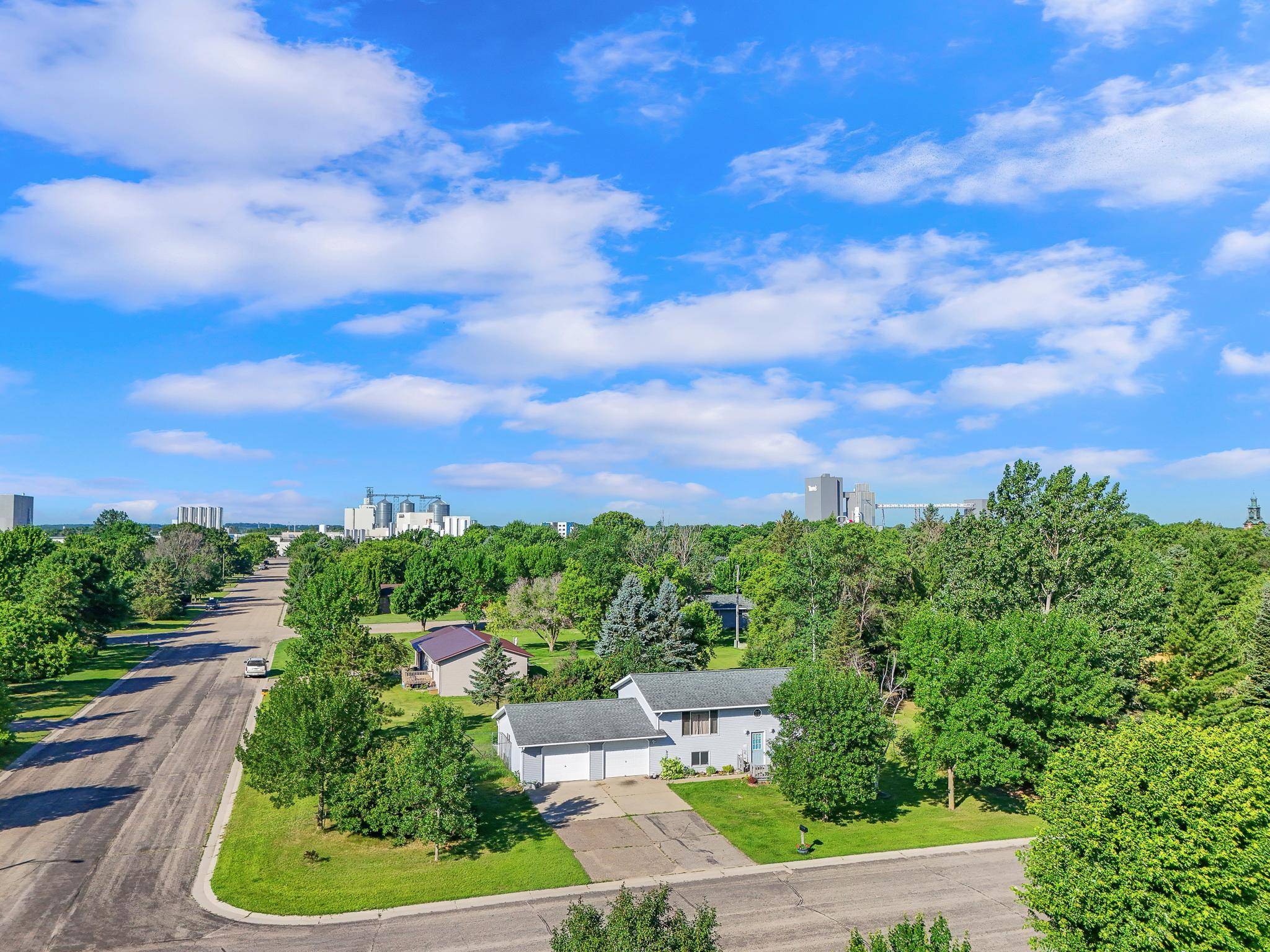 380 7th St NE, Perham, MN 56573