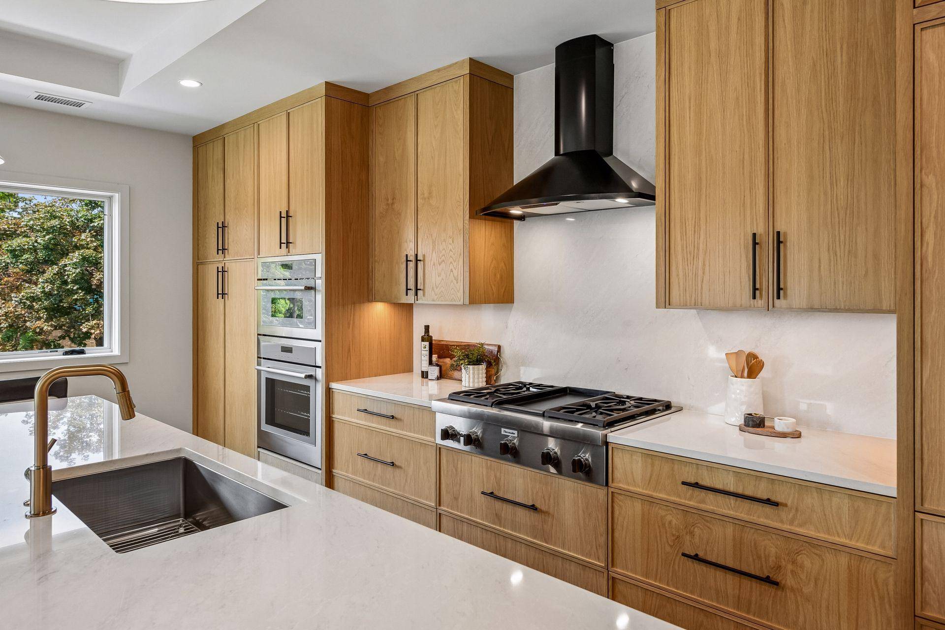 150 Broadway AVE S #2B, Wayzata, MN 55391