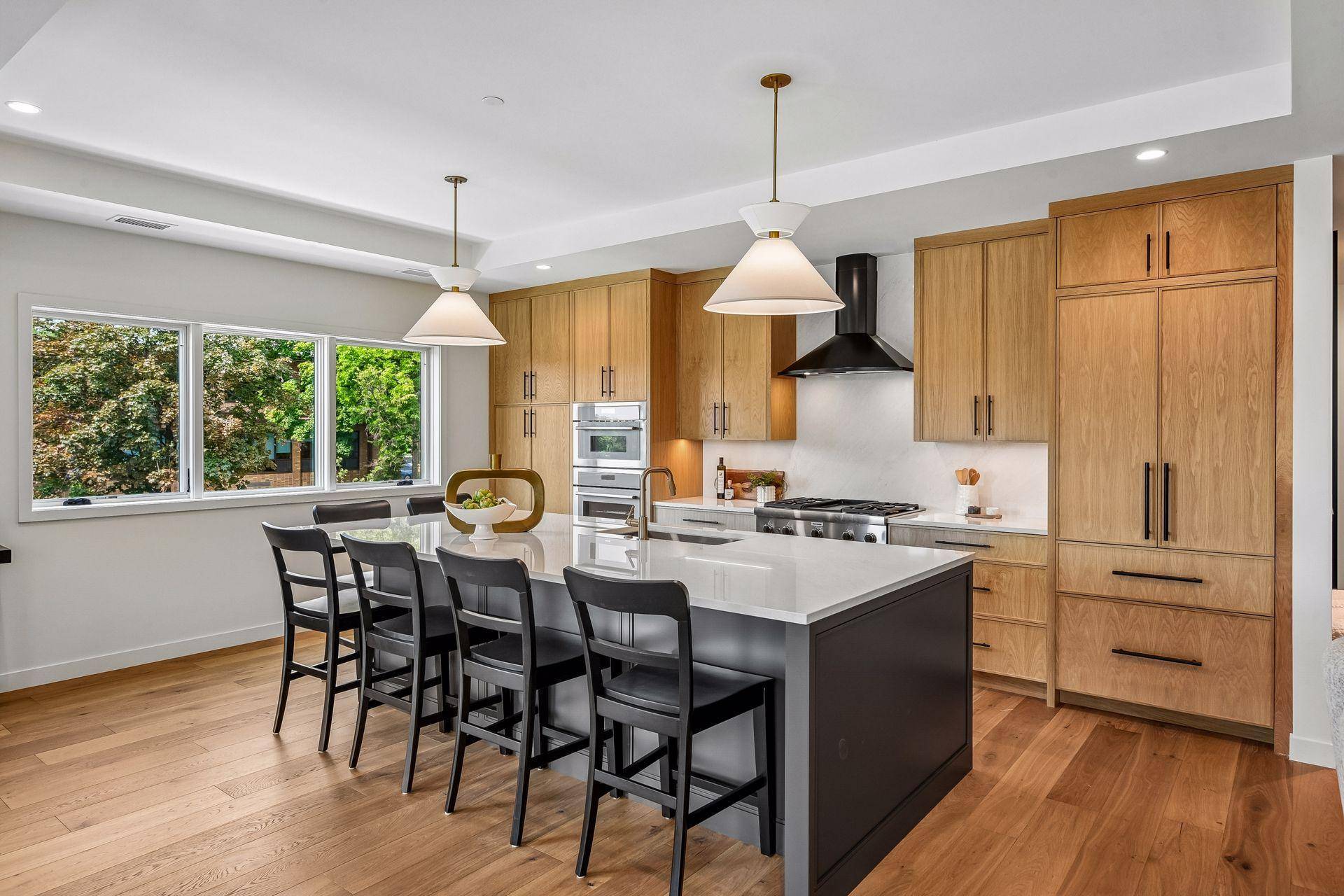 150 Broadway AVE S #2B, Wayzata, MN 55391