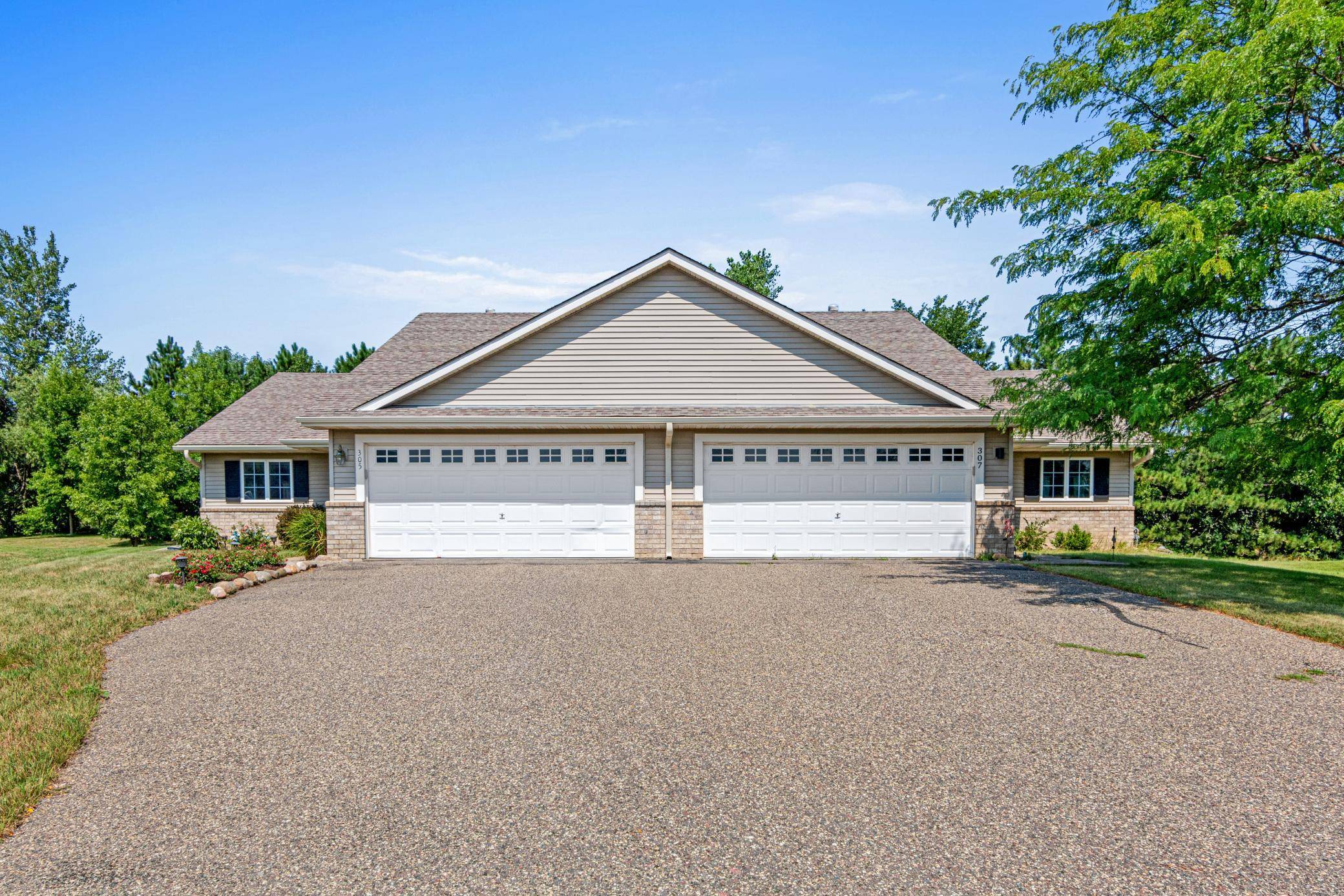 305 Wildwood CIR, Roberts, WI 54023