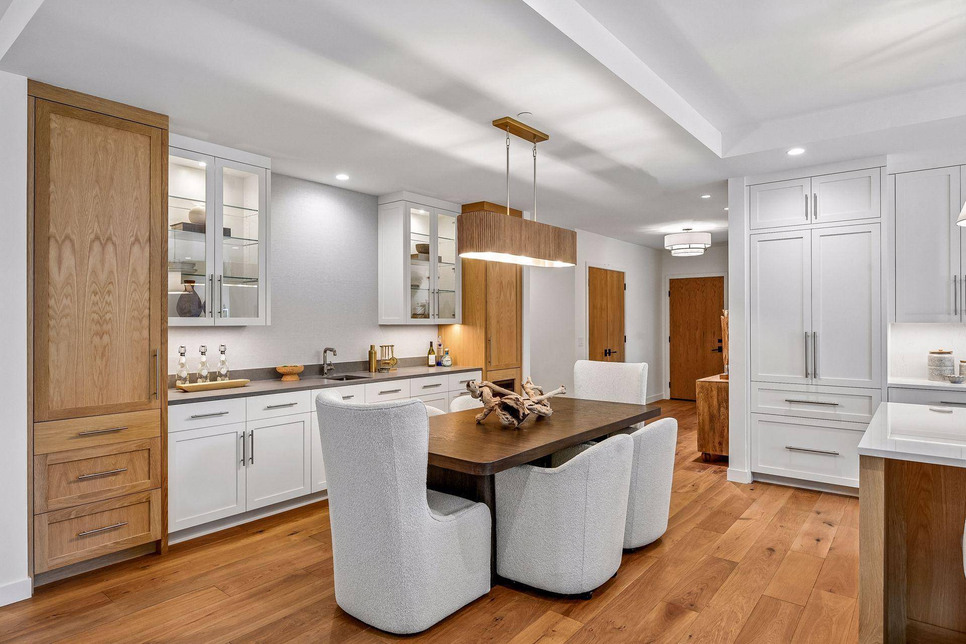 150 Broadway AVE S #2A, Wayzata, MN 55391
