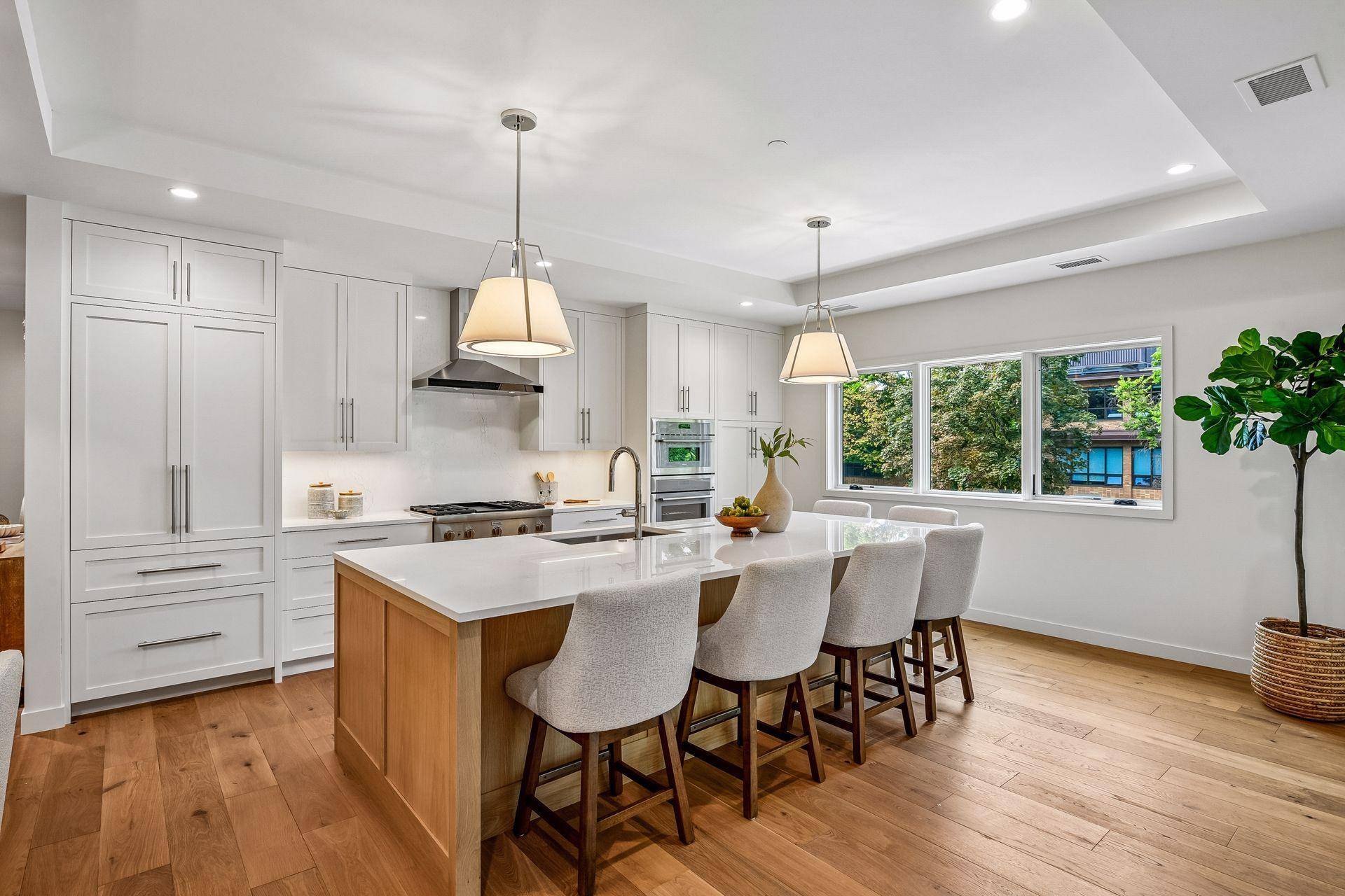 150 Broadway AVE S #2A, Wayzata, MN 55391