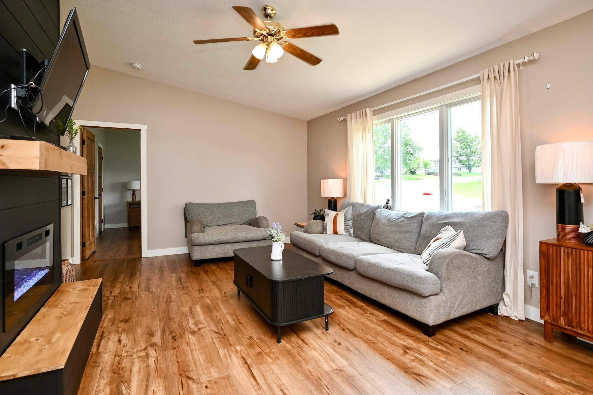 206 Park AVE, Altura, MN 55910