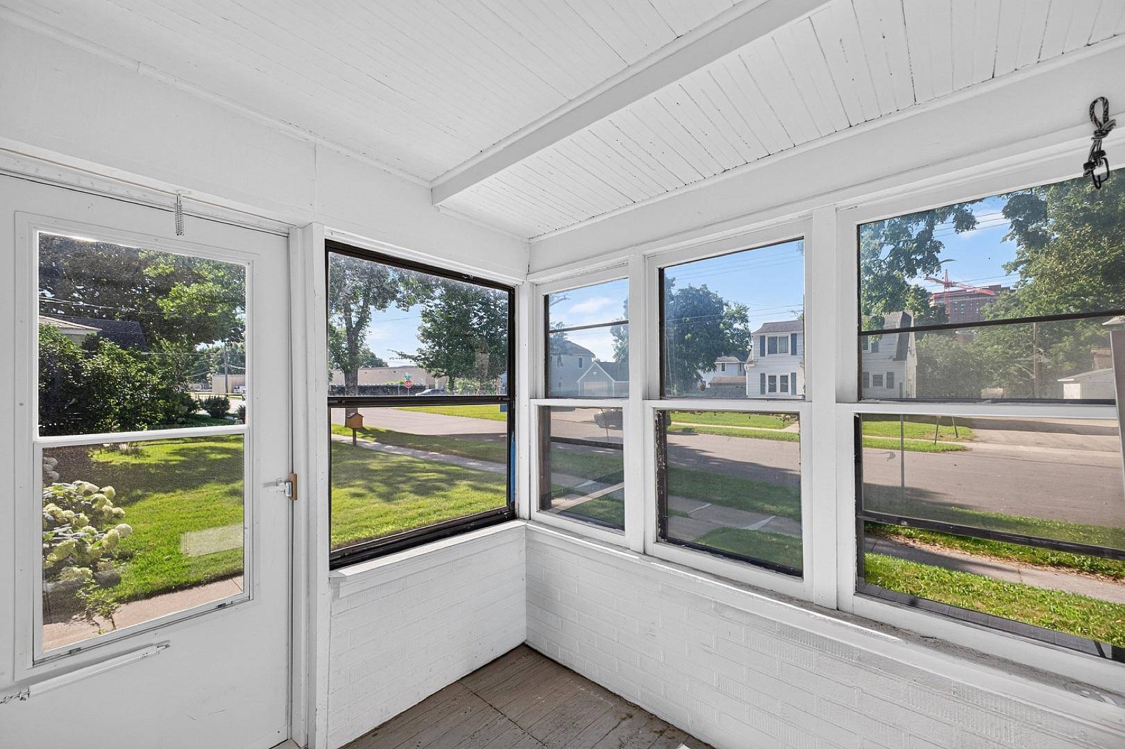 215 6th ST NW, Rochester, MN 55901