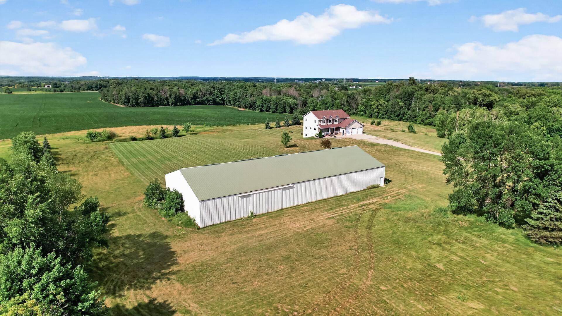 6040 Woodland TRL, Greenfield, MN 55357