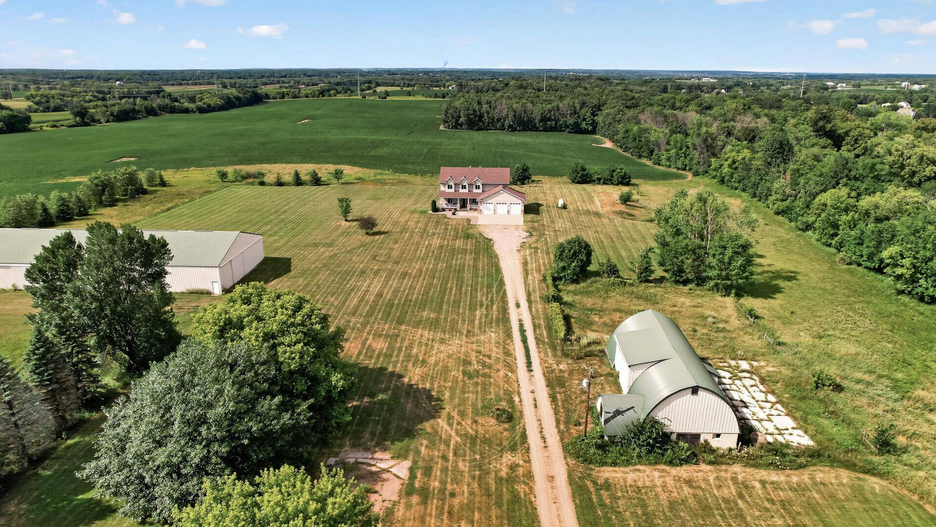 6040 Woodland TRL, Greenfield, MN 55357