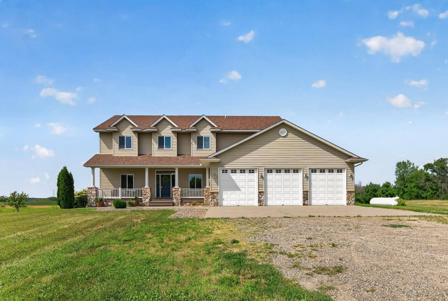 6040 Woodland TRL, Greenfield, MN 55357