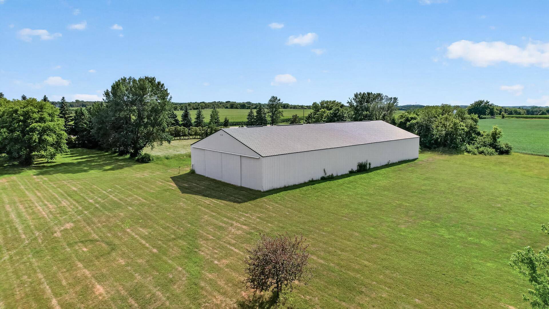 6040 Woodland TRL, Greenfield, MN 55357