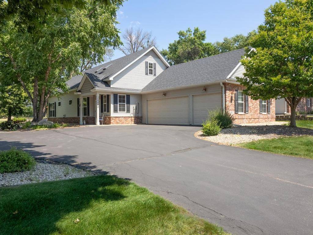 10562 Mississippi CIR N, Brooklyn Park, MN 55443