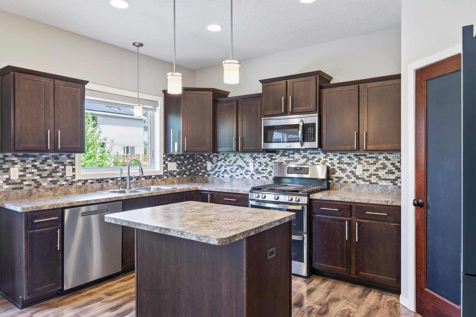2299 Gall AVE, Maplewood, MN 55109