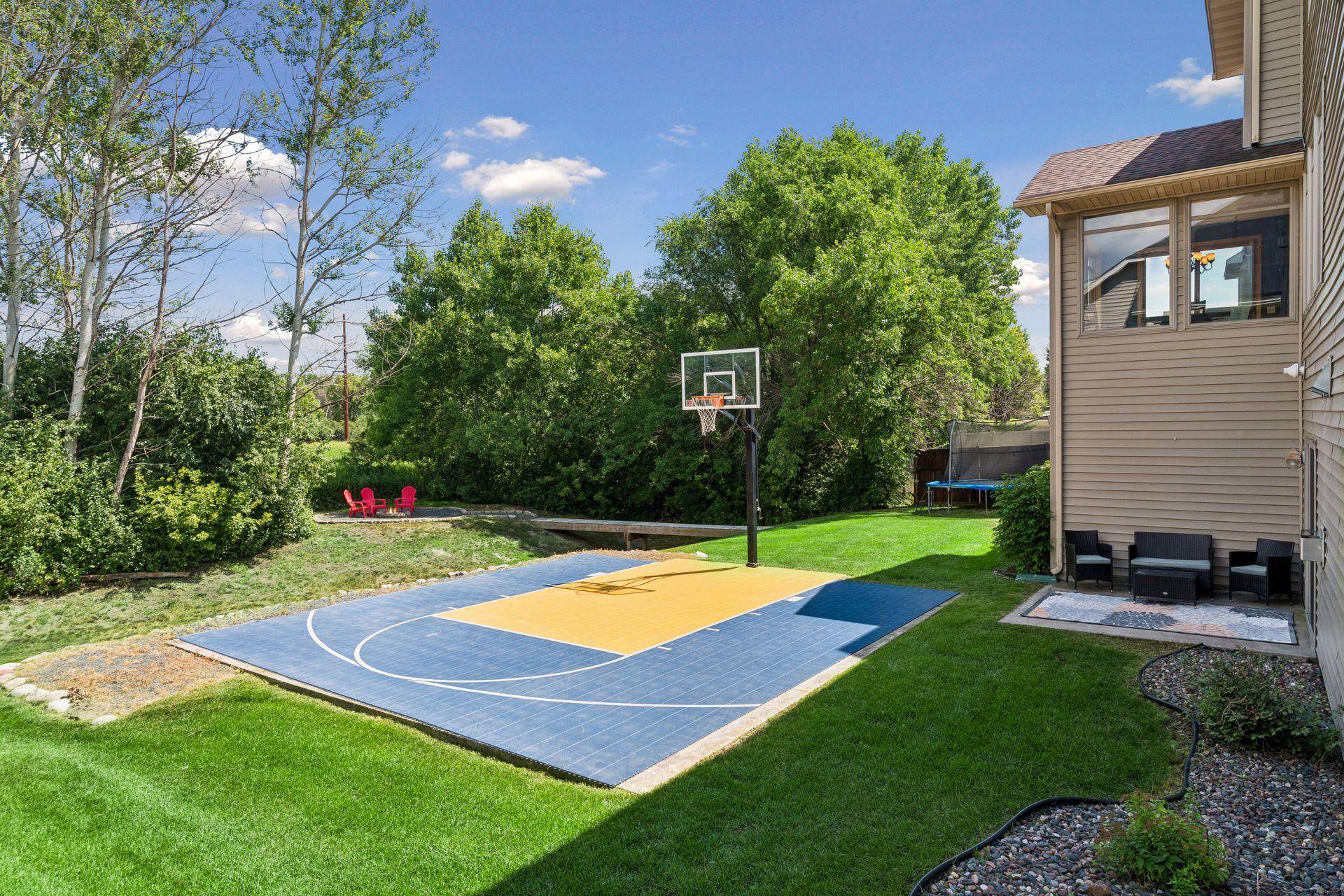 5216 102nd TRL N, Brooklyn Park, MN 55443