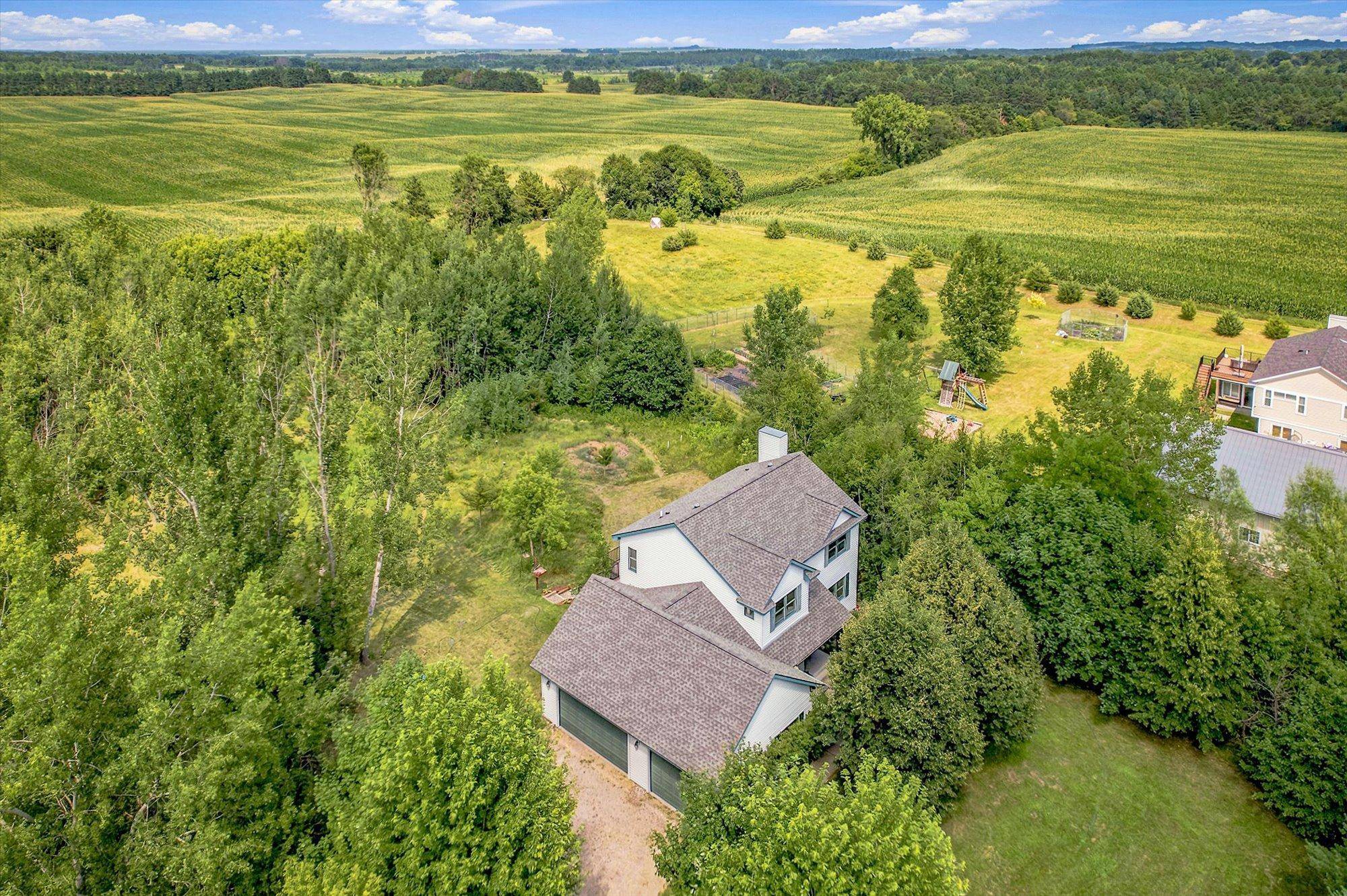 844 Moonbeam RD W, Hudson, WI 54016