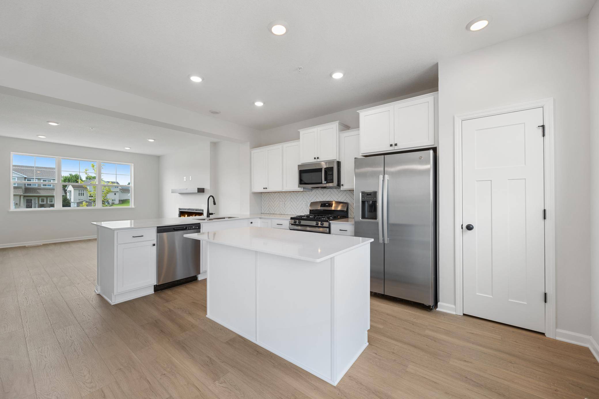 10350 Birchwood CIR, Victoria, MN 55318