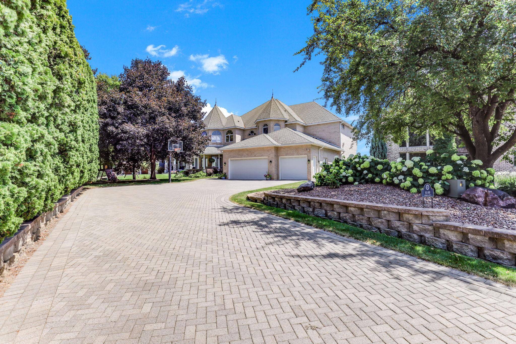 8148 Ithaca LN N, Maple Grove, MN 55311