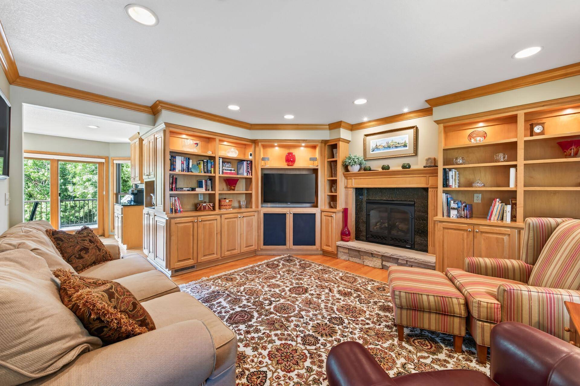 8945 Dallas LN N, Maple Grove, MN 55369