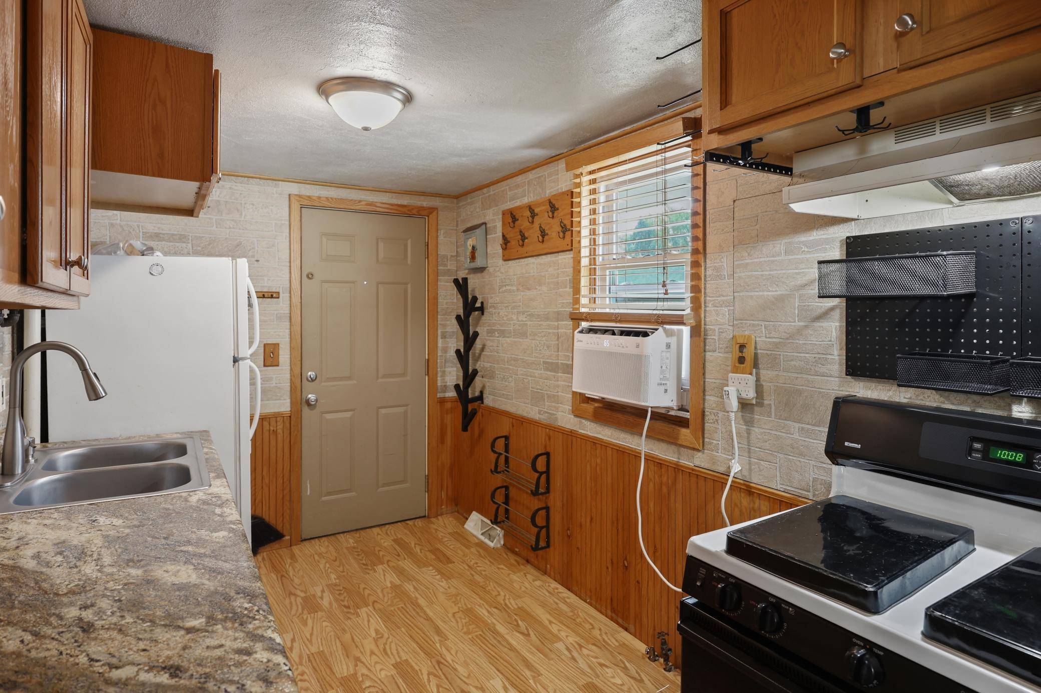 220 33rd AVE N, Saint Cloud, MN 56303