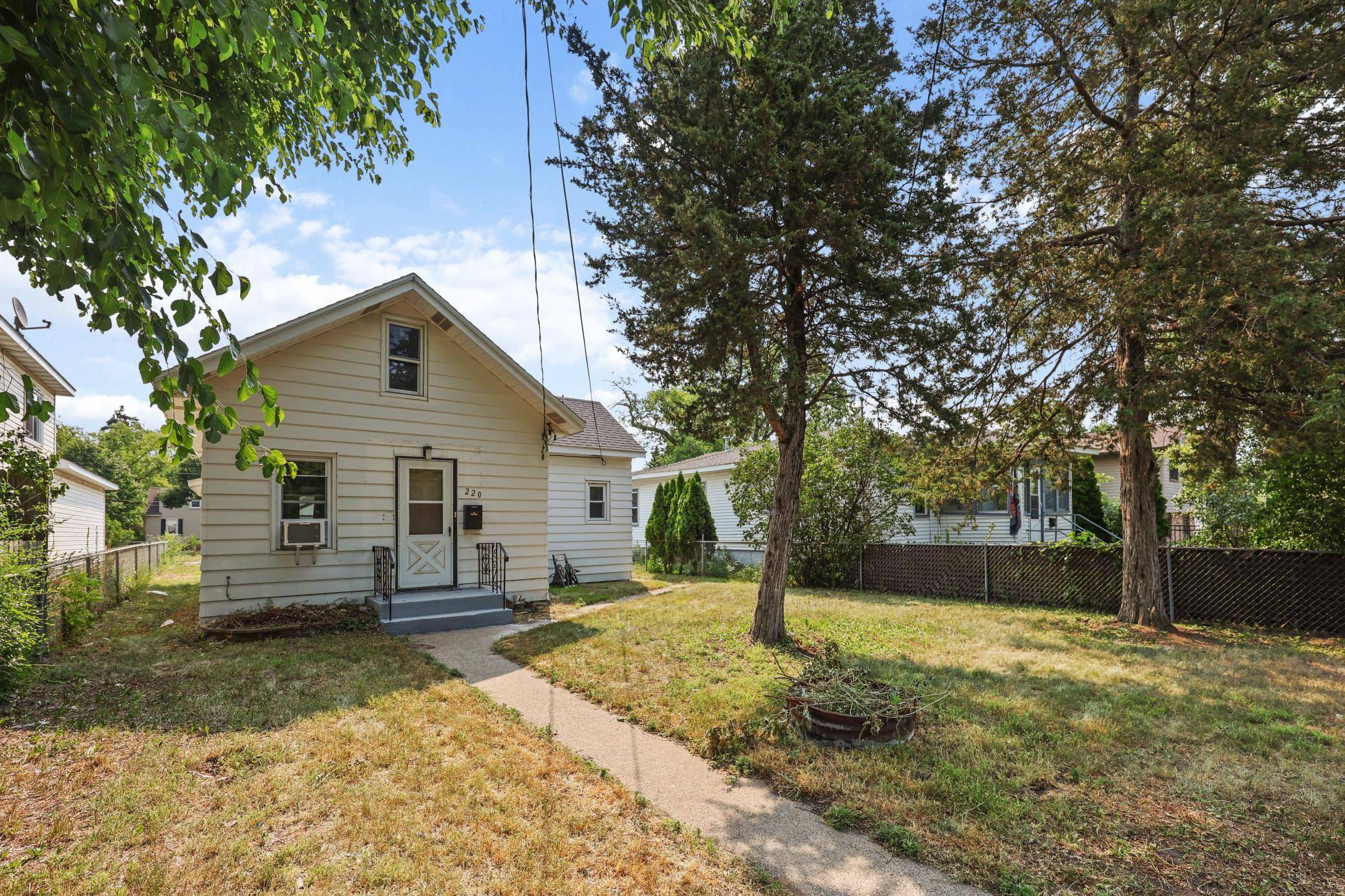 220 33rd AVE N, Saint Cloud, MN 56303