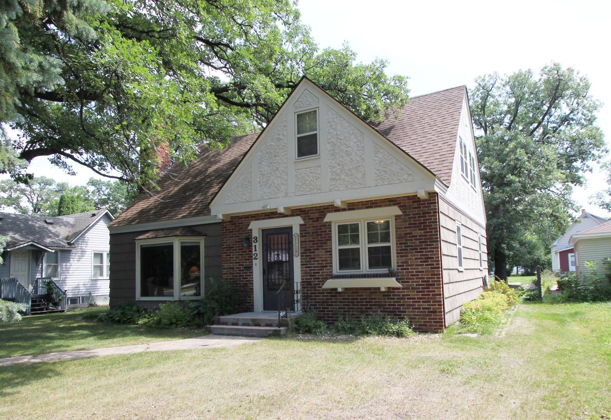 312 Kendall AVE N, Thief River Falls, MN 56701