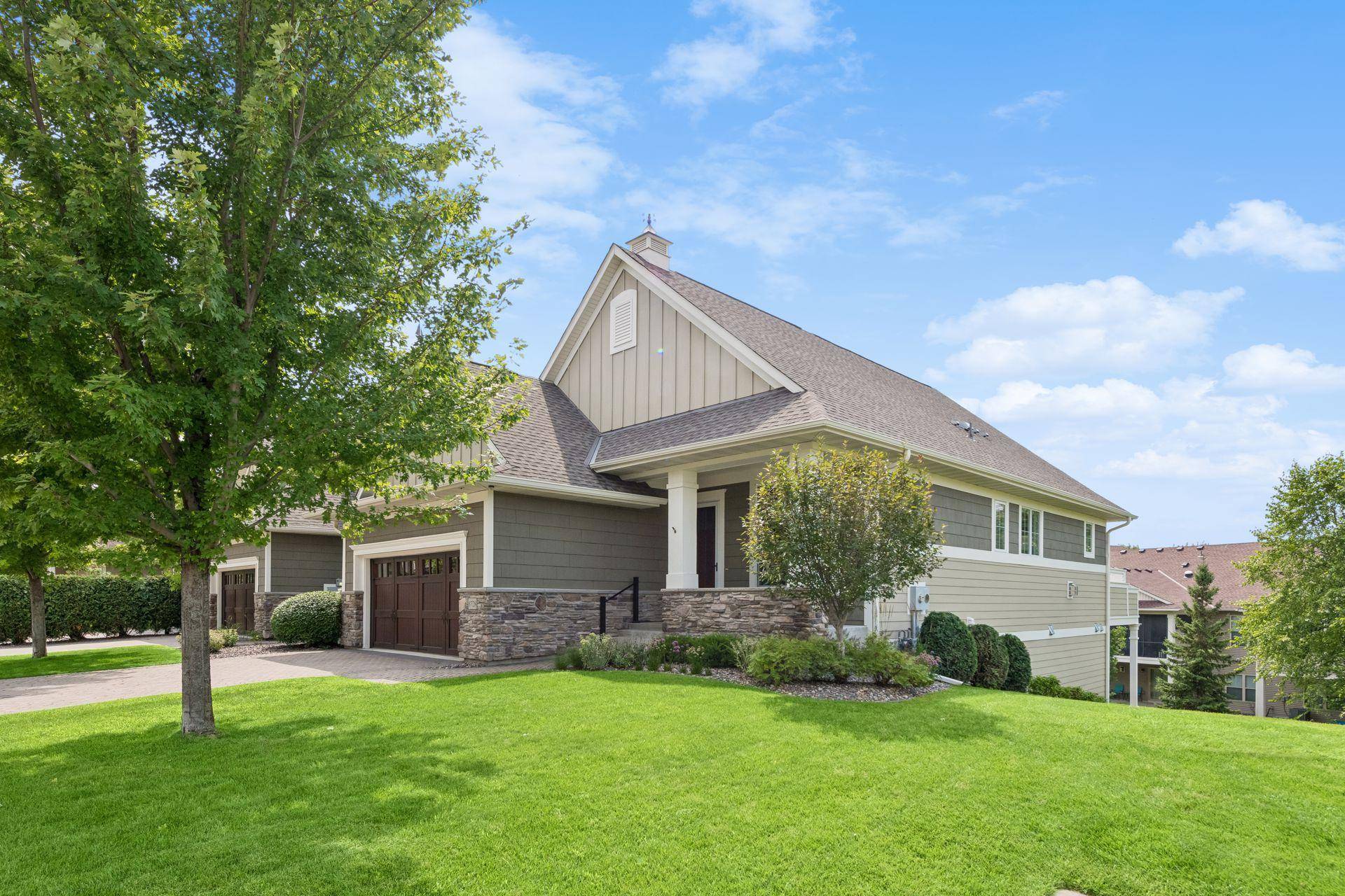 8728 Lake Riley DR, Chanhassen, MN 55317