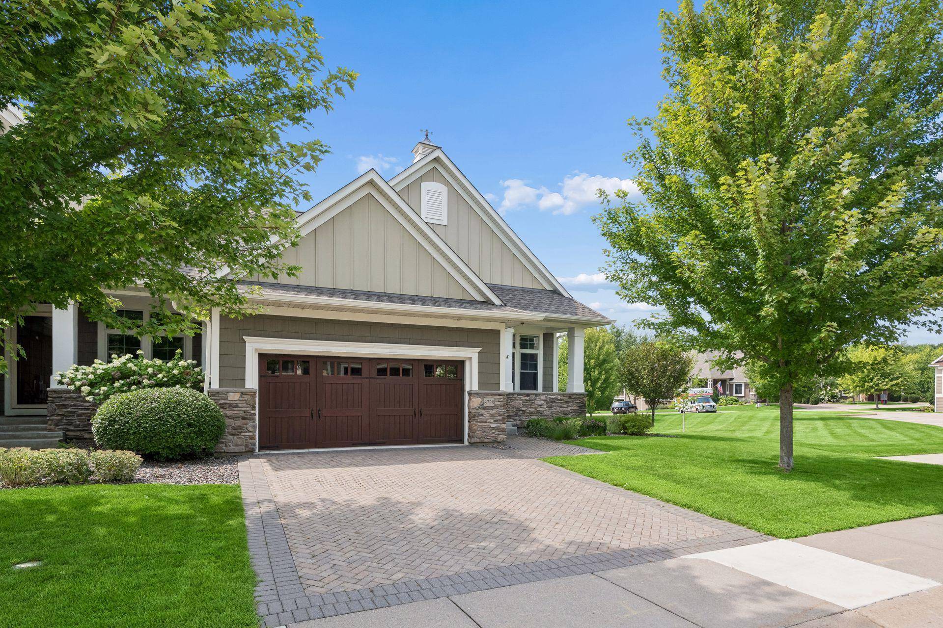 8728 Lake Riley DR, Chanhassen, MN 55317