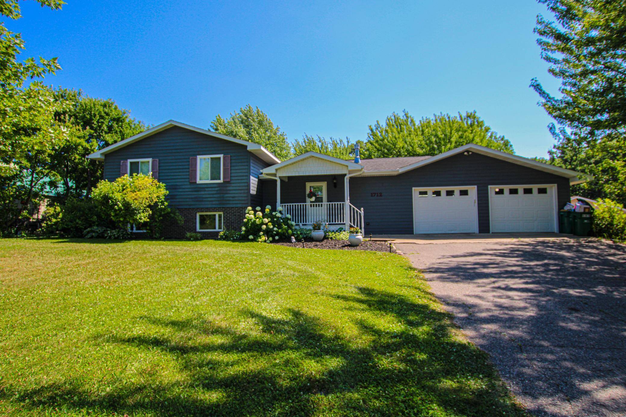 1712 Cranberry LN NE, Alexandria, MN 56308