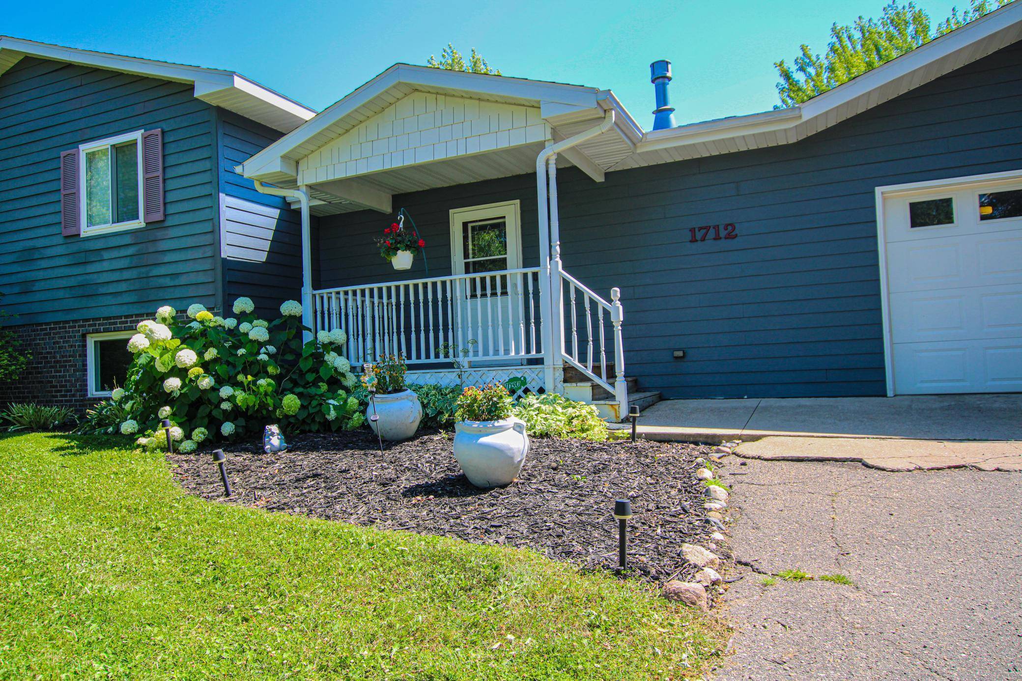 1712 Cranberry LN NE, Alexandria, MN 56308