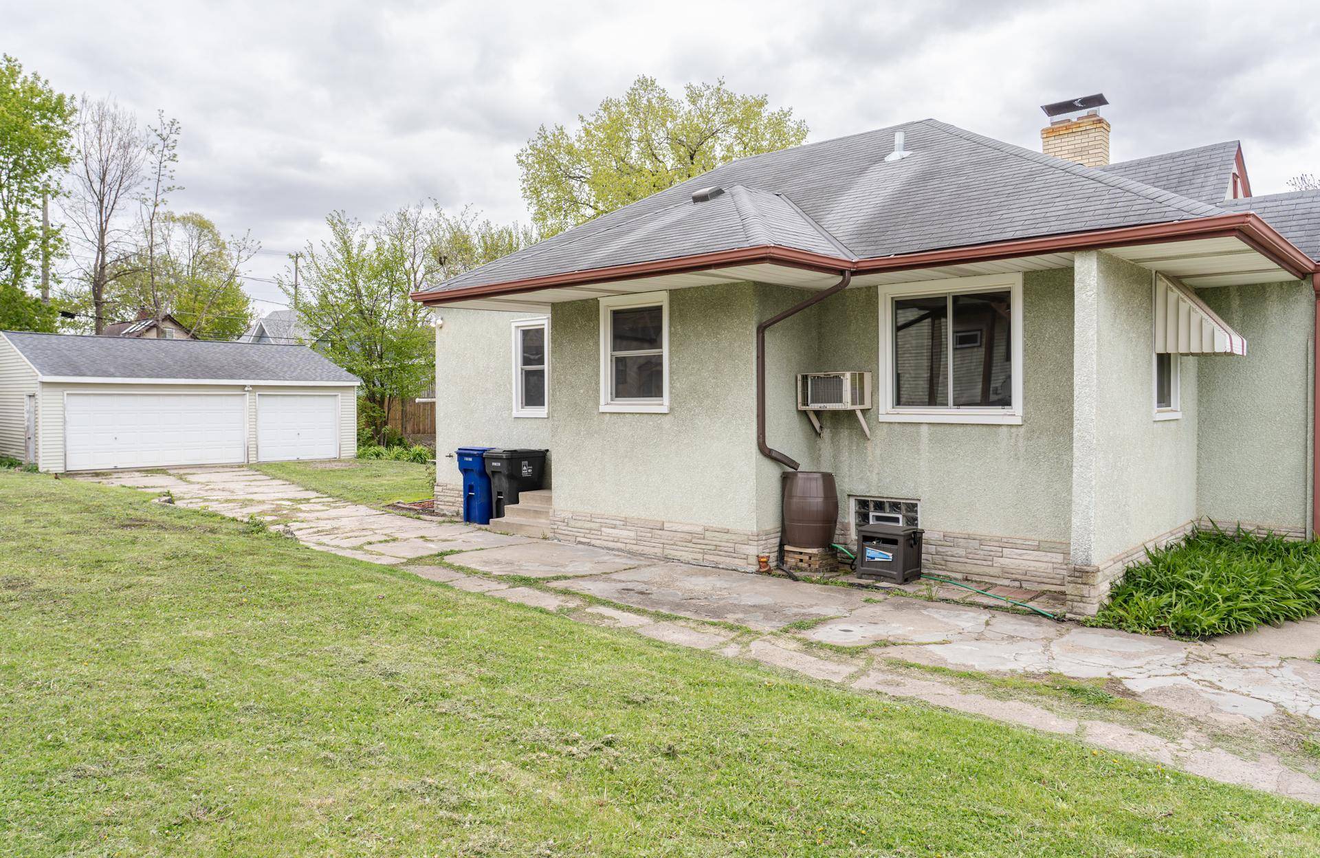 1044 Cumberland ST, Saint Paul, MN 55117