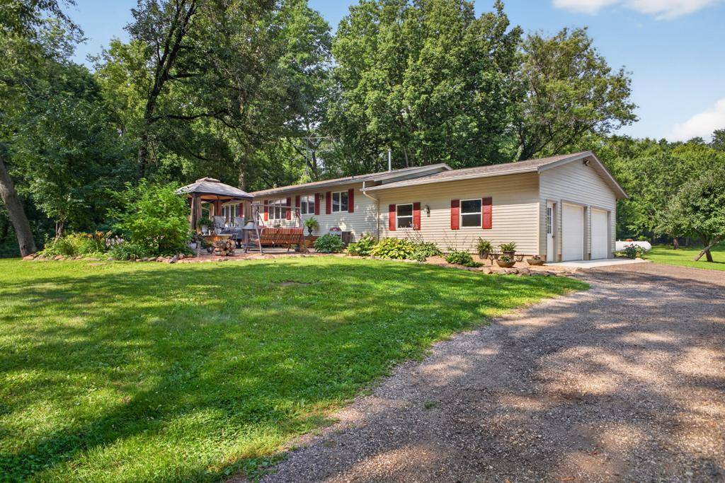 58851 245th AVE, Mantorville, MN 55955