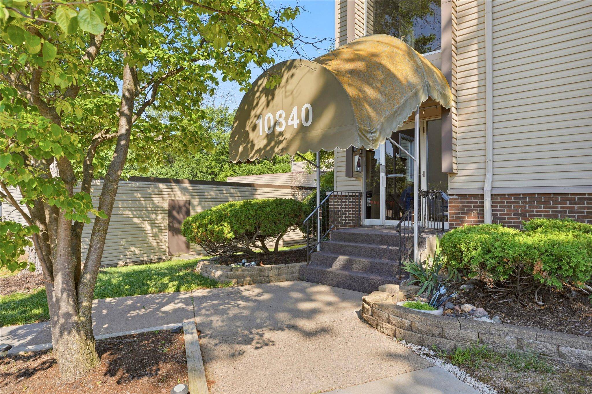 10840 Rockford RD #309, Plymouth, MN 55442